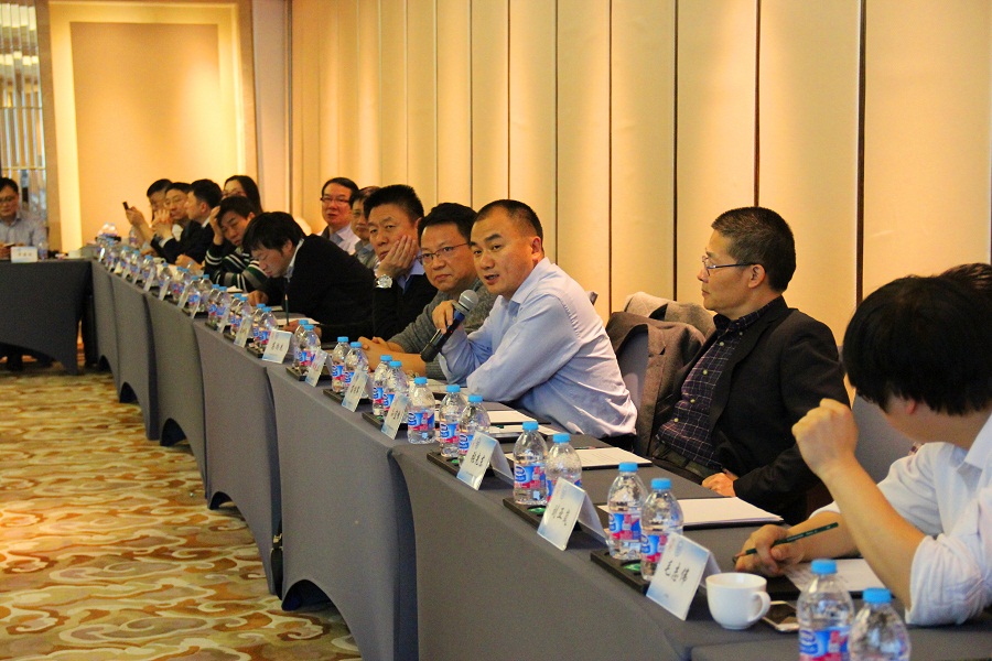 多人_副本.jpg 多人_副本.jpg