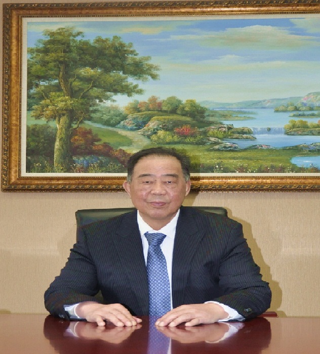 張總照片4.jpg 張總照片4.jpg