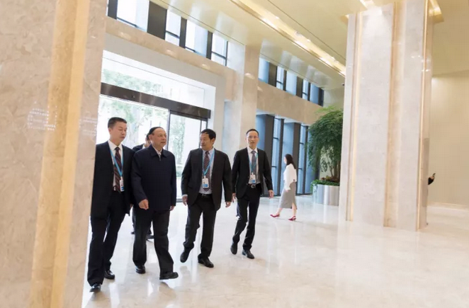 邁克3.png 邁克3.png