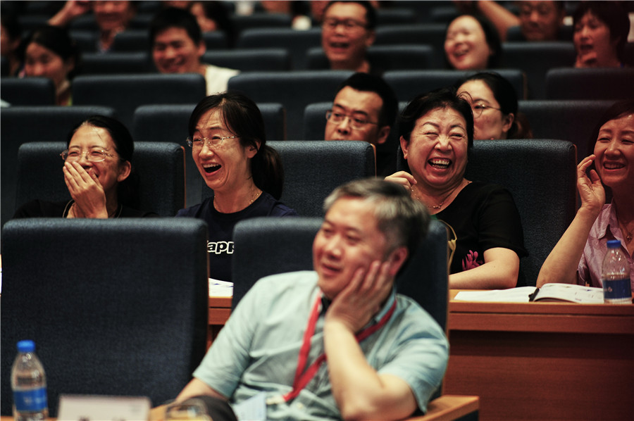 12會(huì)場(chǎng)氣氛活躍.jpg 12會(huì)場(chǎng)氣氛活躍.jpg